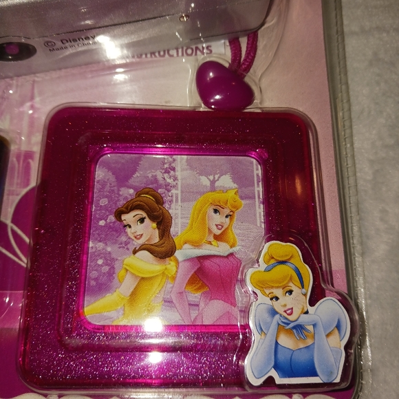 NWT! Disney Princess Kodak Camera with film - Picture 7 of 11